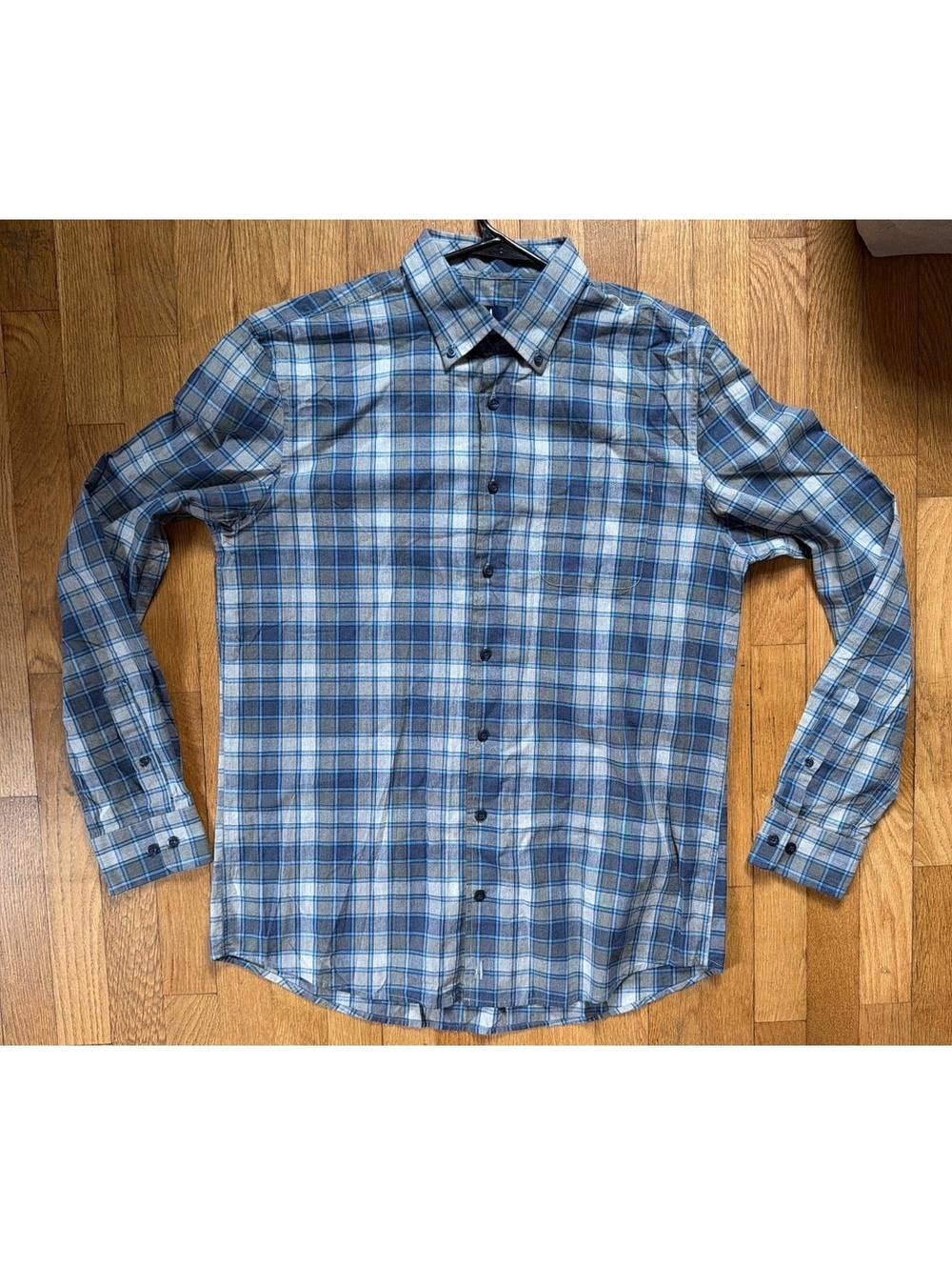 Medium - Men - Johnnie-O Button down shirt